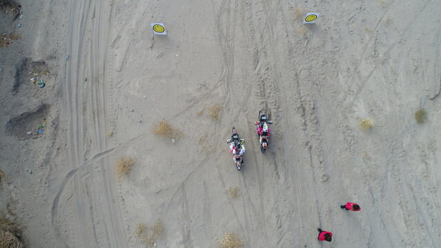 Motos en el desierto