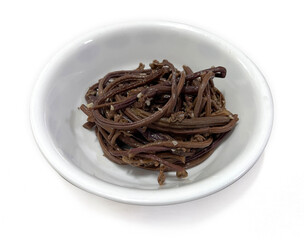 Korean Side Dish: Stir-fried Bracken Namul (Gosari Namul Bokkeum) 한국의 반찬 고사리 나물 볶음

