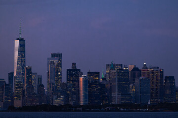 Naklejka premium View of Manhattan at night in New York.