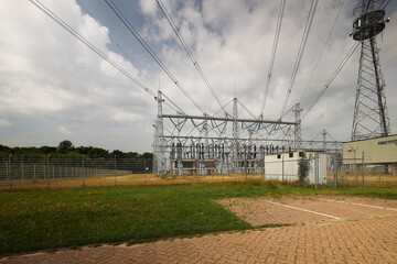 Interchange station between the 380 kV ring and the 220 kV ringof Tennet  in Ens
