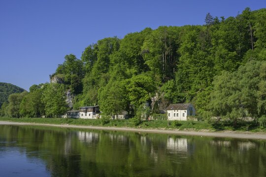 Einsiedelei Kl&ouml;sterl, Schifffahrt Donaudurchbruch, Kelheim, Bayern, Deutschland