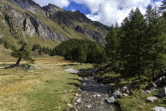 River Maggia, upper course, Sambuco valley, Vale Sambuco, near Fusio, Lavizzara, behind Ticino mountains, Canton Ticino, Switzerland