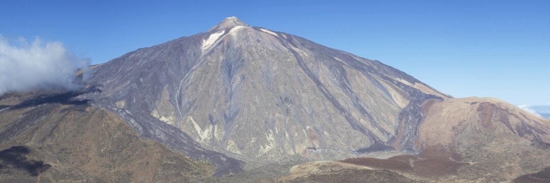 Panorama during the ascent to Alto de Guajara, 2715m, behind it the Pico del Teide, 3717m, Teide National Park, Parque Nacional del Teide, Tenerife, Canary Islands, Spain