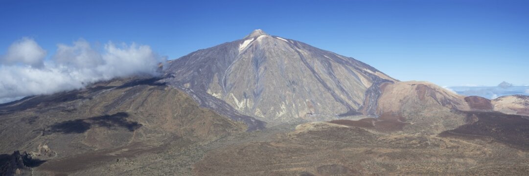 Panorama during the ascent to Alto de Guajara, 2715m, behind it the Pico del Teide, 3717m, Teide National Park, Parque Nacional del Teide, Tenerife, Canary Islands, Spain