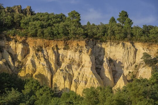 Ochre rock Colorado de Rustrel Rustrel, D&eacute;partement Vaucluse, France
