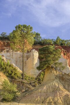 Ochre rock Colorado de Rustrel, Rustrel, D&eacute;partement Vaucluse, France