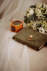 The rings on the book 7042.