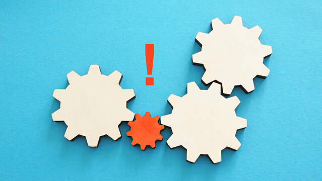 Gear mechanism with weak link. Teamwork failure.