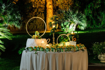 wedding, gift, party, ceremony, bride and groom, package, white, box, sugared-almond, ribbon, tradition, celebration, decoration, invited, bride, flake, love, memory, silver, banquet, bow, catering, f