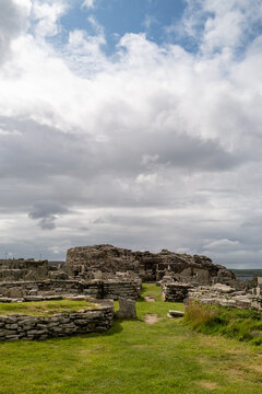 Remains of neolithic buildings, Broch of Gurness