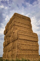 gestapelte heubaallen