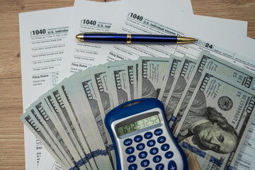 Accounting solutions: detailed look at financial forms, calculator, and cash