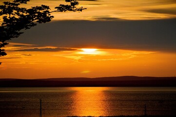 Fototapeta premium sunset over the lake