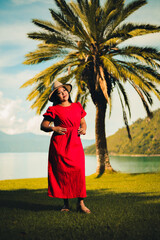 &ldquo;Vista panor&aacute;mica del Lago Atitl&aacute;n con los volcanes al fondo.&rdquo;