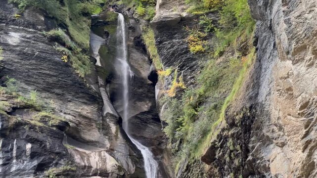 Waterfall Reichenbachfall or Rychenbachfall in the Haslital valley (Willigen, Switzerland) - Wasserfall Reichenbachfall oder Rychenbachfall im Haslital (Willigen, Schweiz)