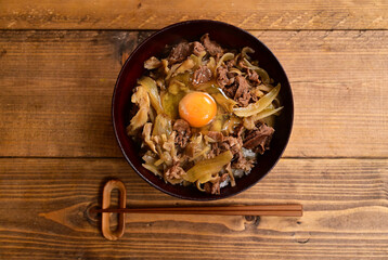 牛丼の生卵のせ