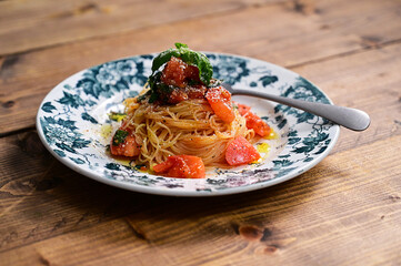 トマトとバジルの冷製パスタ