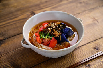 トマトと茄子の漬物の素麺