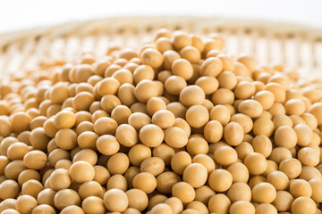 笊に盛った大豆
