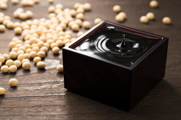 枡にはいった醤油