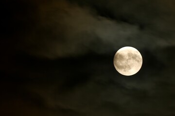 満月