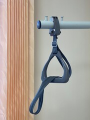 Self-lifting handle for hospital bed with adjustable height