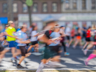 maraton runners in the city