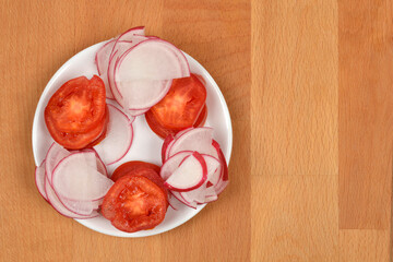 Tomato and Radish Slices