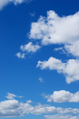 Obraz premium White cloud in the blue sky