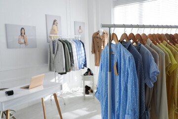 Obraz premium Collection of stylish women's clothes in modern boutique