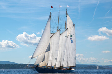 sailing ship in the sea © Jack Metthey