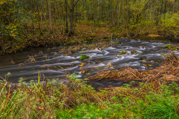 Flussabwärts