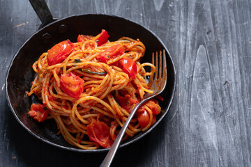 traditional spaghetti in tomato sauce
