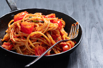traditional spaghetti in tomato sauce
