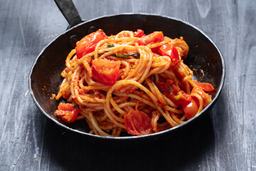traditional spaghetti in tomato sauce