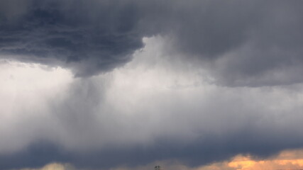 time lapse clouds, nuvole nere prima di temporale