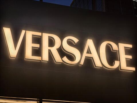 Obrazy (Versace Logo) — zdjęcia, wektory i wideo bez tantiem (602