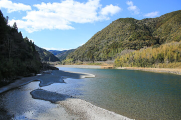 高知県越知町　片岡沈下橋から見た仁淀川