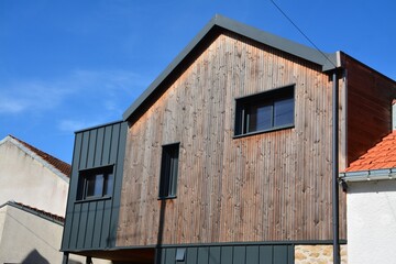 Bardage de façade zinc et bois