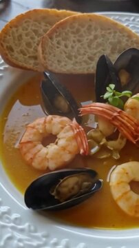 Bouillabaisse mit Safran