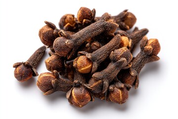 Obraz premium A pile of dried cloves rests on a plain white surface