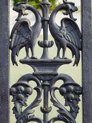Details of a wrought-iron gate - Détails d'une grille en fer forgé