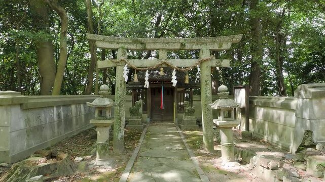 伊居太神社の境内末社「猪名津彦神社」
