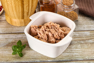 Canned tuna fish in the bowl