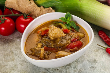 Thai curry with chicken and basil