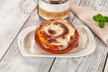 Glazed cinnabon swirl with icing
