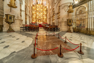 Tomb of Spanish knight Rodrigo D&iacute;az de Vivar, known as El Cid, inside Burgos Cathedral.