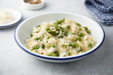 Green pea risotto with asparagus