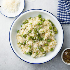 Green pea risotto with asparagus