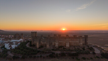 Amanecer en el castillo de Burgalimar, Andalucía	